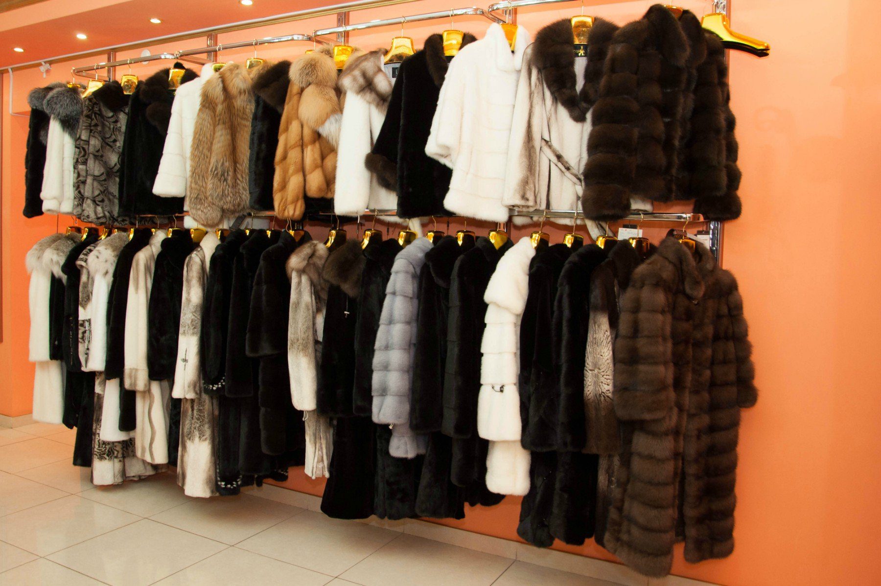 Магазины меха в нижнем новгороде. Магазин шуб. Ликвидация норковых шуб. Русский мех. Магазин панда сыктывкар.