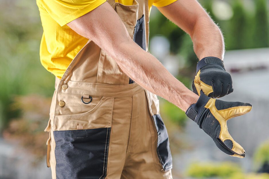 647888ca92d03e3fca3f245e wearing safety gloves 2022 12 16 11 41 11 utc